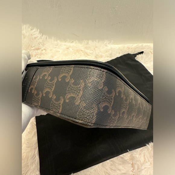 ✨Celine Paris Crossbody ✨ - Picture 9 of 15
